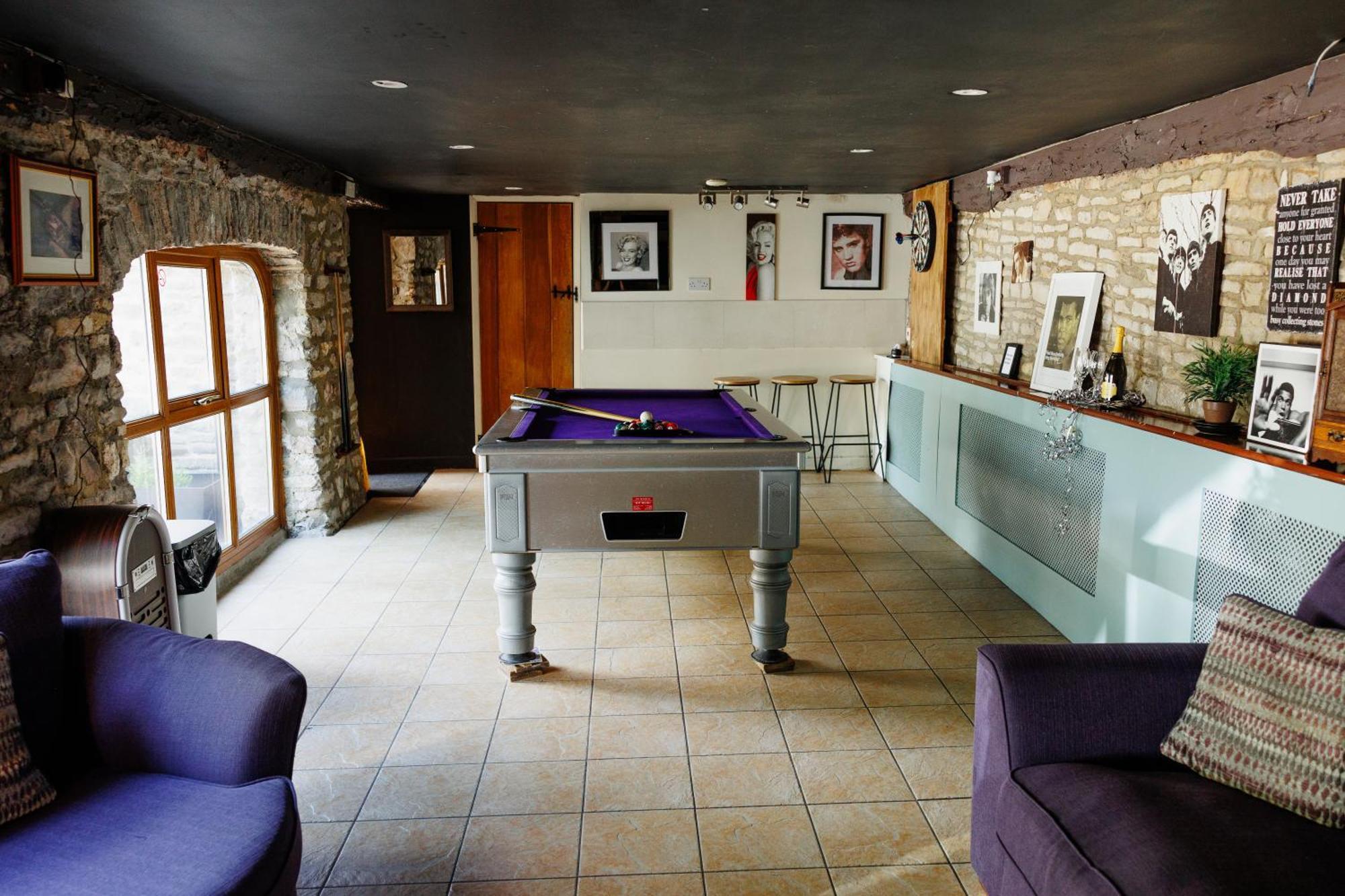 The West Barn Near Bath, Sleeps 24 And 2 Hot Tubs Villa Bristol Ngoại thất bức ảnh