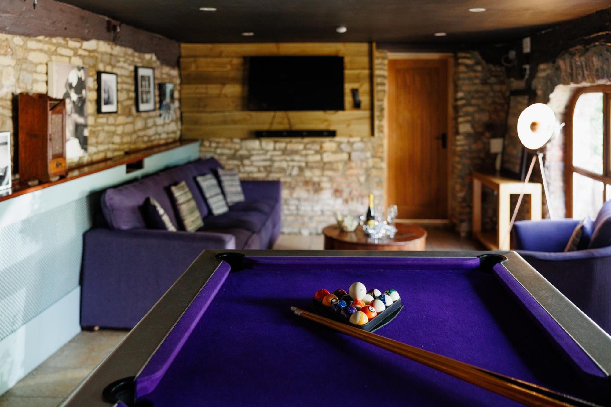 The West Barn Near Bath, Sleeps 24 And 2 Hot Tubs Villa Bristol Ngoại thất bức ảnh