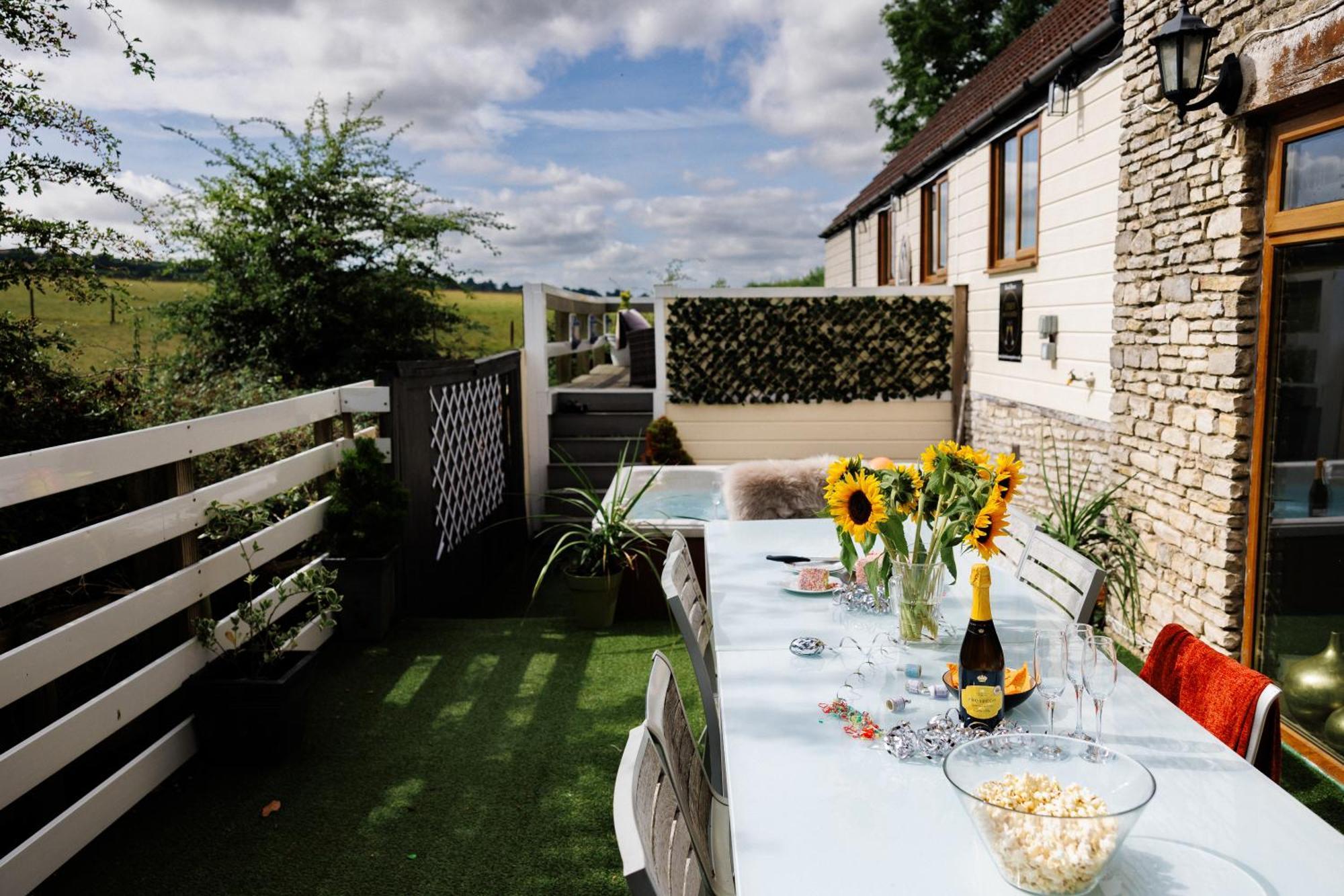 The West Barn Near Bath, Sleeps 24 And 2 Hot Tubs Villa Bristol Ngoại thất bức ảnh